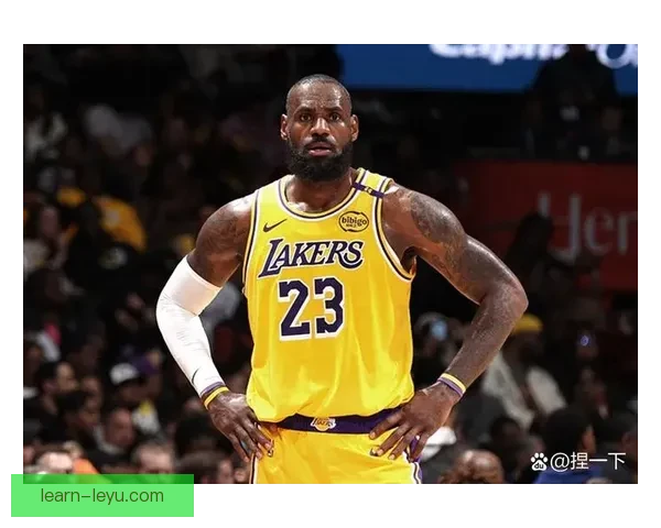 詹姆斯关键三分绝杀湖人力克勇士重返西部前四全场轰下四十分再创纪录