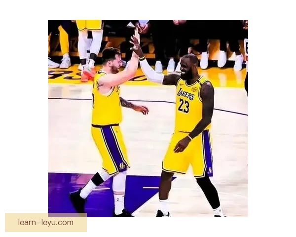 NBA赛场风云再起巨星对决引爆季后赛格局悬念升级多队争冠走势扑朔迷离