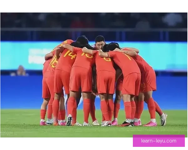 中国男足全新阵容亮相备战世界杯预选赛 引发球迷热议 中国男足全新阵容亮相备战世界杯预选赛 引发球迷热议