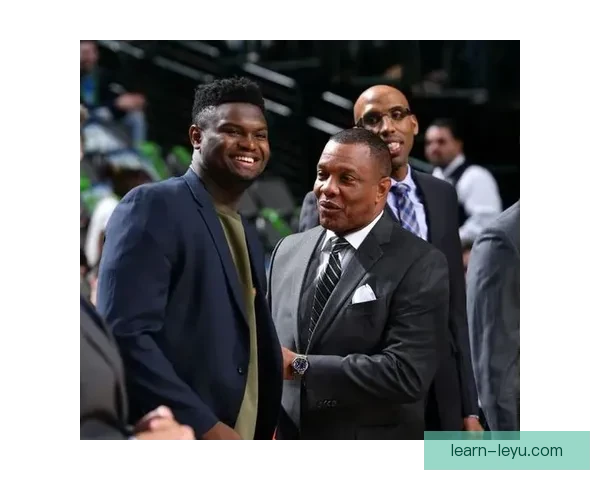 爵士队最新阵容调整引发球迷热议新赛季前景备受关注