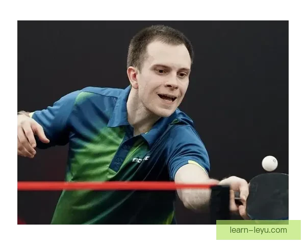 网坛最新动态：顶尖球员激战大满贯赛场精彩瞬间揭秘