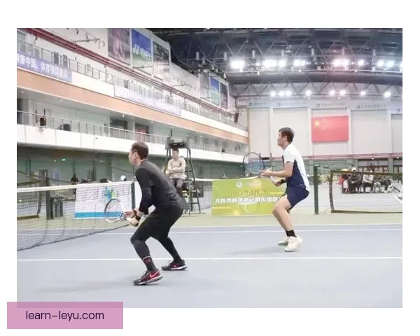 网球赛场风云再起顶尖选手激战激发观众热情