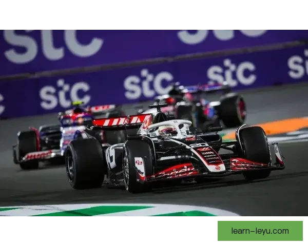 F1赛季新规则引发车队策略变化 球迷热议各大车手表现与挑战