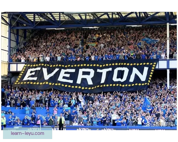 埃弗顿俱乐部最新动态：新赛季阵容调整与关键球员表现分析